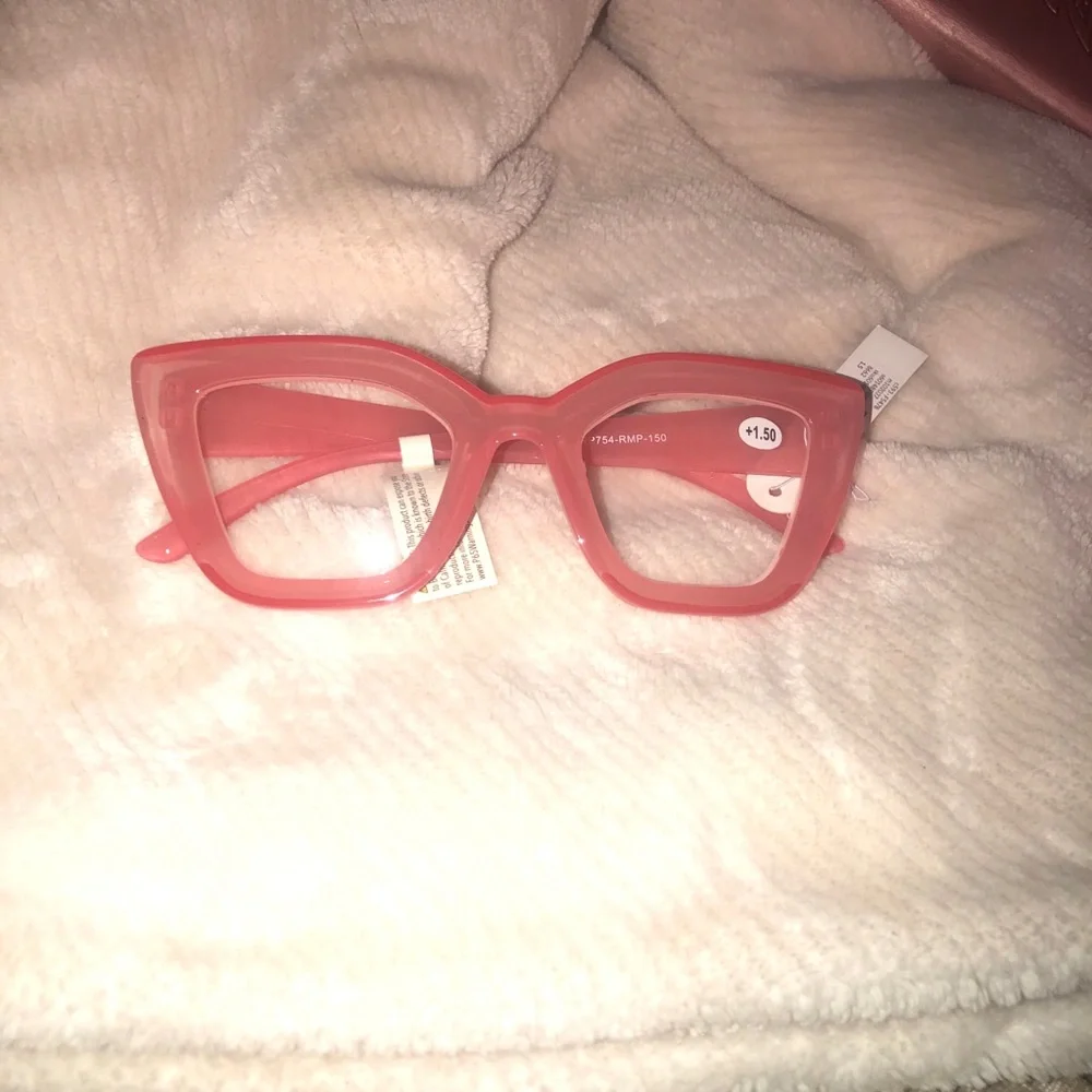 Beautiful Pink Cateye Reading Glasses      1.5 Strength
